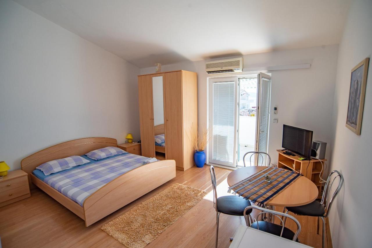 Apartments By The Sea Sumpetar, Omis - 2808 ภายนอก รูปภาพ