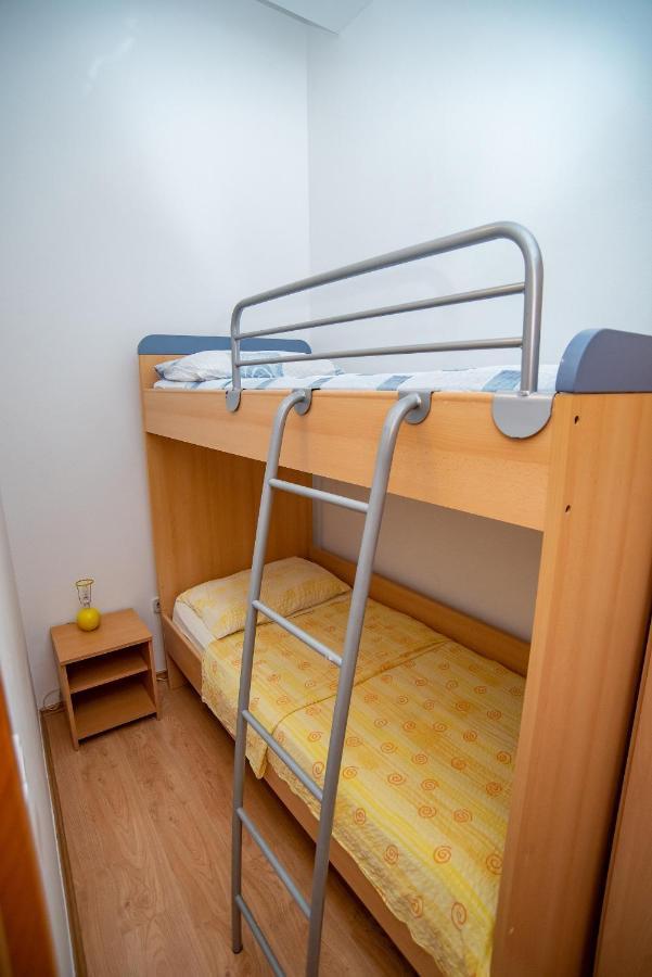 Apartments By The Sea Sumpetar, Omis - 2808 ภายนอก รูปภาพ