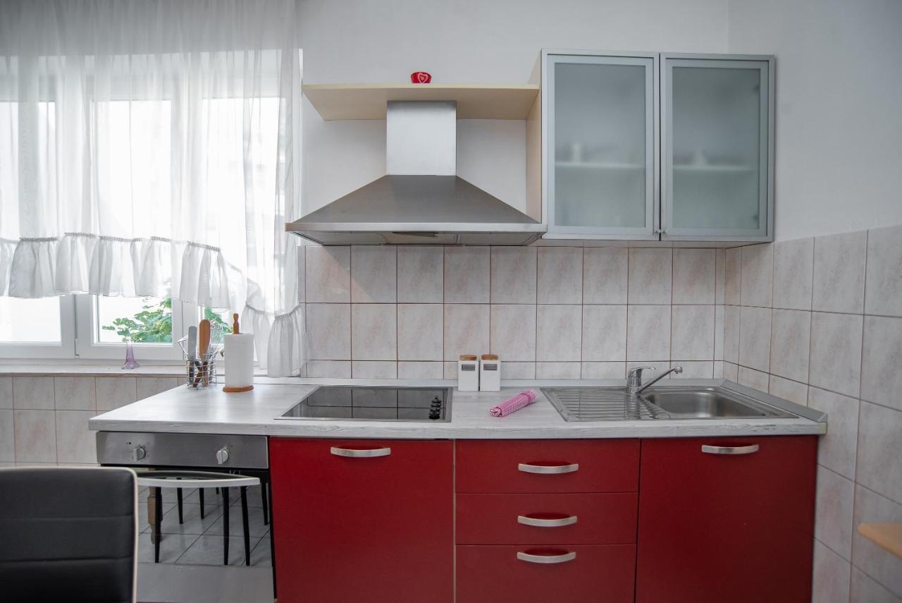 Apartments By The Sea Sumpetar, Omis - 2808 ภายนอก รูปภาพ